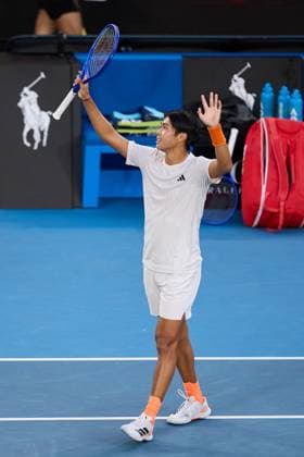 Learner Tien of the United States of America celebrates winning his match Australian Open tennis tournament, Day Eight, Melbourne Park, Australia - 25 Jan 2026Melbourne Melbourne Park Victoria (VIC) Australia  Copyright: xRachelxBach Shutterstockx 16380469dm