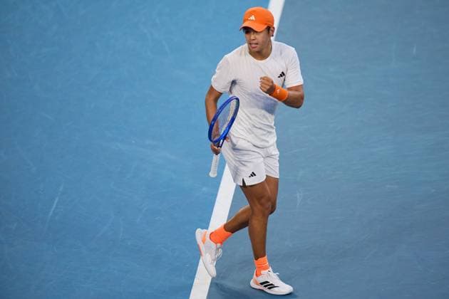 Learner Tien of the United States of America celebrates winning his match Australian Open tennis tournament, Day Eight, Melbourne Park, Australia - 25 Jan 2026Melbourne Melbourne Park Victoria (VIC) Australia  Copyright: xRachelxBach Shutterstockx 16380469dg