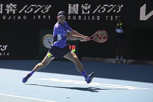 Australian Open 2026 MELBOURNE, AUSTRALIA - JANUARY 25: Tommy Paul of United States in action against Carlos Alcaraz of Spain (not seen) during round 4 at the Australian Open grand slam tennis tournament at Melbourne Park in Melbourne, Australia on January 25, 2026 Mark Avellino Anadolu Melbourne Australia. Editorial use only. Please get in touch for any other usage.  Copyright: x2026xAnadoluxMarkxAvellinox