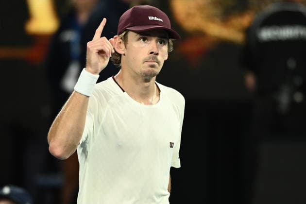 TENNIS AUSTRALIAN OPEN, Alex de Minaur of Australia celebrates winning the Men™s 4th round match against Alexander Bublik of Kazakhstan on day 8 of the 2026 Australian Open tennis tournament at Melbourne Park in Melbourne, Sunday, January 25, 2026. ( NO ARCHIVING MELBOURNE VICTORIA AUSTRALIA  Copyright: xJOELxCARRETTx 20260125169066888525