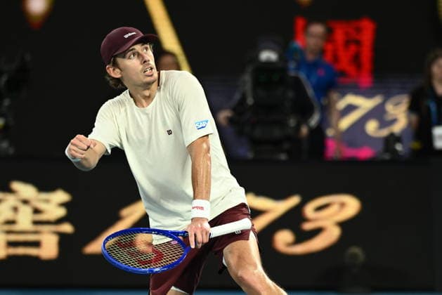 TENNIS AUSTRALIAN OPEN, Alex de Minaur of Australia celebrates winning the Men™s 4th round match against Alexander Bublik of Kazakhstan on day 8 of the 2026 Australian Open tennis tournament at Melbourne Park in Melbourne, Sunday, January 25, 2026. ( NO ARCHIVING MELBOURNE VICTORIA AUSTRALIA  Copyright: xJOELxCARRETTx 20260125196545117962