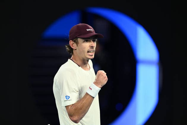 TENNIS AUSTRALIAN OPEN, Alex de Minaur of Australia celebrates during the Men™s 4th round match against Alexander Bublik of Kazakhstan on day 8 of the 2026 Australian Open tennis tournament at Melbourne Park in Melbourne, Sunday, January 25, 2026. ( NO ARCHIVING MELBOURNE VICTORIA AUSTRALIA  Copyright: xJOELxCARRETTx 20260125178882498546