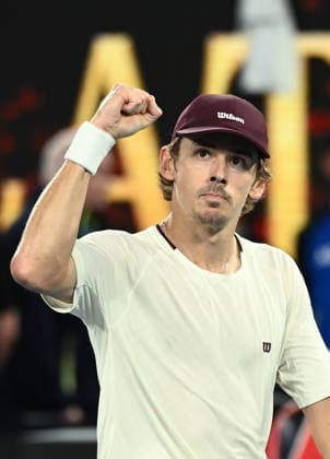 TENNIS AUSTRALIAN OPEN, Alex de Minaur of Australia celebrates winning the Men™s 4th round match against Alexander Bublik of Kazakhstan on day 8 of the 2026 Australian Open tennis tournament at Melbourne Park in Melbourne, Sunday, January 25, 2026. ( NO ARCHIVING MELBOURNE VICTORIA AUSTRALIA  Copyright: xJOELxCARRETTx 20260125150361668305