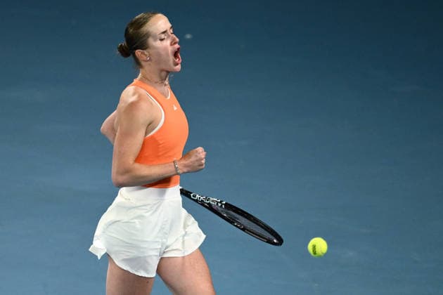 TENNIS AUSTRALIAN OPEN, Elina Svitolina of Ukraine reacts after winning the 1st set during the Women™s 4th round match against Mirra Andreeva of Russia on day 8 of the 2026 Australian Open tennis tournament at Melbourne Park in Melbourne, Sunday, January 25, 2026. ( NO ARCHIVING MELBOURNE VICTORIA AUSTRALIA  Copyright: xJOELxCARRETTx 20260125152187401976