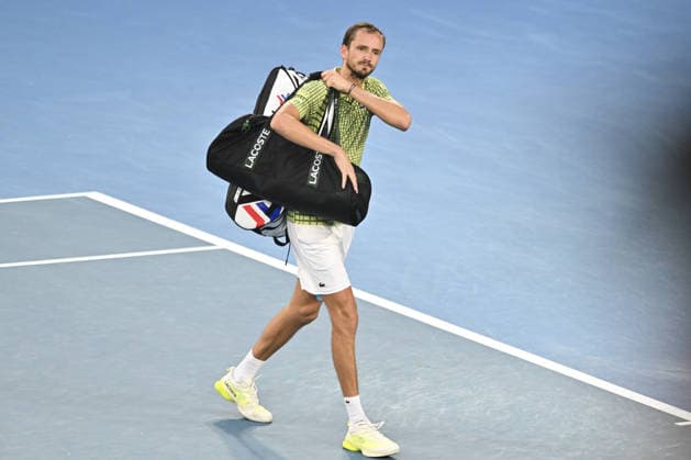 Australian Open 2026 MELBOURNE, AUSTRALIA - JANUARY 25: Daniil Medvedev walks off centre court after losing to Learner Tien (USA) (not seen) in round 4 at the Australian Open grand slam tennis tournament at Melbourne Park in Melbourne, Australia on January 25, 2026 Mark Avellino Anadolu Melbourne Australia. Editorial use only. Please get in touch for any other usage.  Copyright: x2026xAnadoluxMarkxAvellinox