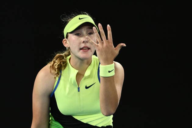TENNIS AUSTRALIAN OPEN, Mirra Andreeva of Russia reacts during the Women™s 4th round match against Elina Svitolina of Ukraine on day 8 of the 2026 Australian Open tennis tournament at Melbourne Park in Melbourne, Sunday, January 25, 2026. ( NO ARCHIVING MELBOURNE VICTORIA AUSTRALIA  Copyright: xJOELxCARRETTx 20260125182345507693