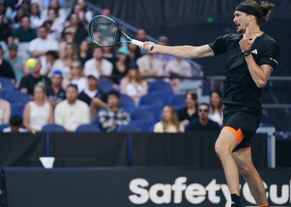 (260125) -- MELBOURNE, Jan. 25, 2026 -- Alexander Zverev hits a return during the men s singles 4th round match between Alexander Zverev of Germany and Francisco Cerundolo of Argentina at the Australian Open tennis tournament in Melbourne, Australia, Jan. 25, 2026. (Photo by Xinhua) (SP)AUSTRALIA-MELBOURNE-TENNIS-AUSTRALIAN OPEN-MEN S SINGLES WangxShen 