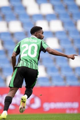 SassuoloÕs Alieu Fadera celebrates after scoring the 1-0 goal for his team during the Serie A soccer match between Sassuolo and Cremonese at the Mapei Stadium Cittˆ del Tricolore in Reggio Emilia, north Italy - Sunday, January 25, 2026 - - Soccer -  Copyright: xMassimoxPaolone LaPressex