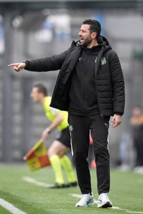 SassuoloÕs head coach Fabio Grosso shouts instructions to his players during the Serie A soccer match between Sassuolo and Cremonese at the Mapei Stadium Cittˆ del Tricolore in Reggio Emilia, north Italy - Sunday, January 25, 2026 - - Soccer -  Copyright: xMassimoxPaolone LaPressex