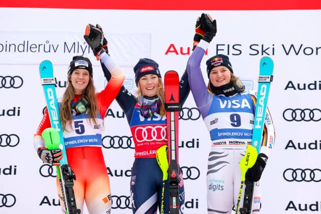 ALPINE SKIING - FIS WC Spindleruv Mlyn SPINDLERUV MLYN,CZECH REPUBLIC,25.JAN.26 - ALPINE SKIING - FIS World Cup, slalom, ladies. Image shows Camille Rast (SUI), Mikaela Shiffrin (USA) and Emma Aicher (GER).  GEPAxpictures xHaraldxSteiner