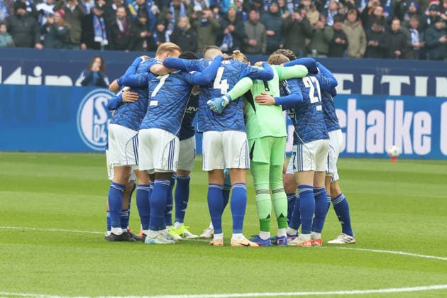 25 01 2026, xrekx, Soccer 2 Bundesliga, FC Schalke 04 1 FC Kaiserslautern v l Teamkreis Schalke DFL DFB REGULATIONS PROHIBIT ANY USE OF PHOTOGRAPHS as IMAGE SEQUENCES and or QUASI VIDEO Gelsenkirchen