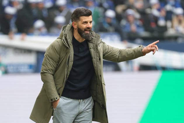2 Bundesliga FC Schalke 04 1 FC Kaiserslautern on 25 01 2026 in the Veltins Arena at Schalke Coach Miron Muslic Schalke gestures MH