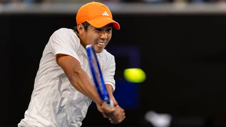 (260125) -- MELBOURNE, Jan. 25, 2026 -- Learner Tien hits a return during the men s singles 4th round match between Daniil Medvedev of Russia and Learner Tien of the United States at the Australian Open tennis tournament in Melbourne, Australia, Jan. 25, 2026. (Photo by Xinhua) (SP)AUSTRALIA-MELBOURNE-TENNIS-AUSTRALIAN OPEN-MEN S SINGLES HuxJingchen 