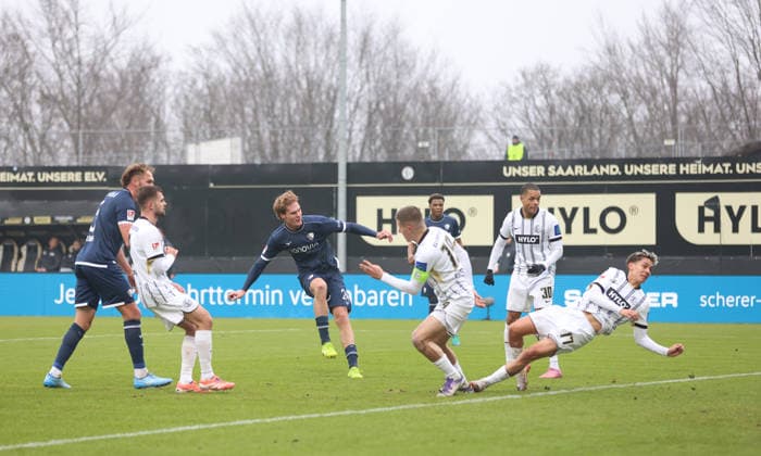 25 01 2026, Football, Men, 2 Bundesliga, Season 2025 2026, SV 07 Elversberg VfL Bochum 1848, Mats Pannewig VfL Bochum 1848 scores the goal to 0 1, Goal kick to 0 1 Elversberg Ursapharm Arena an der Kaiserlinde Saarland Germany DEU Copyright: xSebastianxBachx