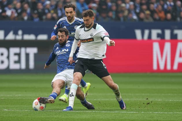 2 Bundesliga FC Schalke 04 1 FC Kaiserslautern on 25 01 2026 at the Veltins Arena in Schalke Amin Younes Schalke 8 vs Atanas Chernev Kaiserslautern 16 MH