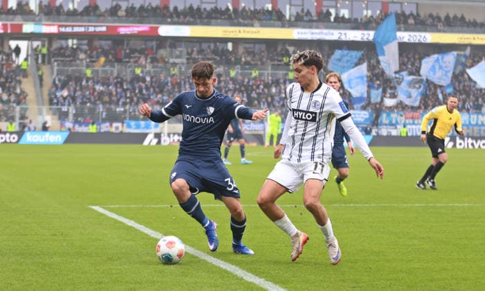 25 01 2026, Football, Men, 2 Bundesliga, Season 2025 2026, SV 07 Elversberg VfL Bochum 1848, Cajetan Lenz VfL Bochum 1848 Frederik Schmahl SV 07 Elversberg Elversberg Ursapharm Arena an der Kaiserlinde Saarland Germany DEU Copyright: xSebastianxBachx