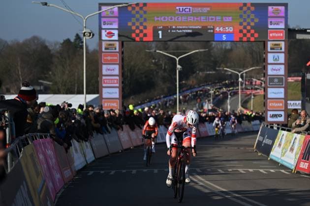 French Amandine Fouquenet pictured in action during the women s elite race at the World Cup cyclocross cycling event in Hoogerheide, Netherlands, stage 12 (out of 12) of the UCI World Cup cyclocross competition, Sunday 25 January 2026. LUCxCLAESSEN  x158472805x