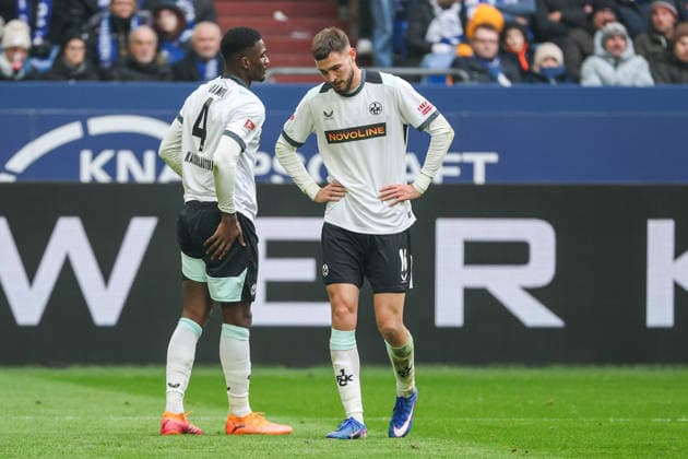 2 Bundesliga FC Schalke 04 1 FC Kaiserslautern on 25 01 2026 in the Veltins Arena at Schalke Maxwell Gyamfi Kaiserslautern 4 and Atanas Chernev Kaiserslautern 16 in conversation MH