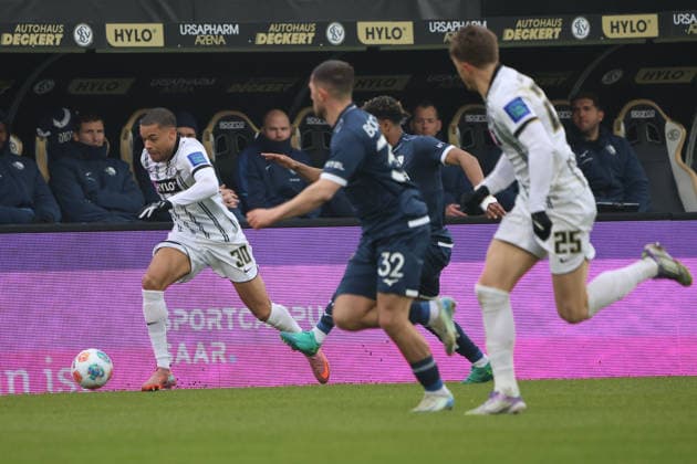 25 01 2026, Football, Men, 2 Bundesliga, Season 2025 2026, SV 07 Elversberg VfL Bochum 1848, Jan Gyamerah SV 07 Elversberg , Maximilian Wittek VfL Bochum 1848 Elversberg Ursapharm Arena an der Kaiserlinde Saarland Germany DEU Copyright: xSebastianxBachx