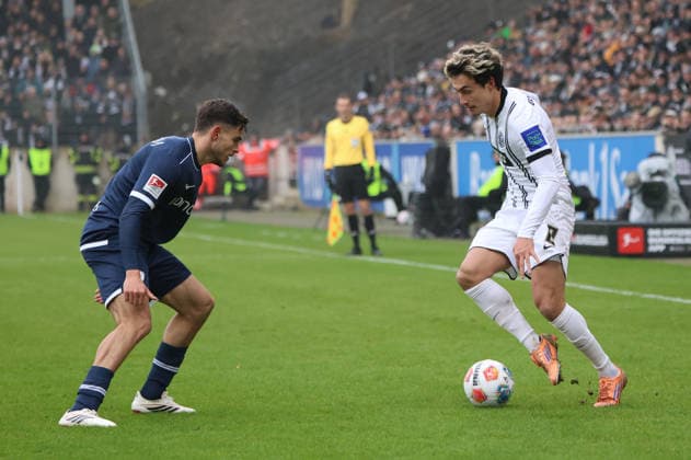 25 01 2026, Football, Men, 2 Bundesliga, Season 2025 2026, SV 07 Elversberg VfL Bochum 1848, Nicholas Mickelson SV 07 Elversberg , Kjell Arik Wätjen VfL Bochum 1848 Elversberg Ursapharm Arena an der Kaiserlinde Saarland Germany DEU Copyright: xSebastianxBachx