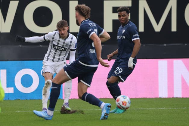 25 01 2026, Football, Men, 2 Bundesliga, Season 2025 2026, SV 07 Elversberg VfL Bochum 1848, Lukas Petkov SV 07 Elversberg , Philipp Strompf VfL Bochum 1848 , Farid Alfa Ruprecht VfL Bochum 1848 Elversberg Ursapharm Arena an der Kaiserlinde Saarland Germany DEU Copyright: xSebastianxBachx