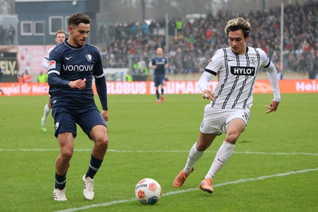 25 01 2026, Football, Men, 2 Bundesliga, Season 2025 2026, SV 07 Elversberg VfL Bochum 1848, Nicholas Mickelson SV 07 Elversberg , Kjell Arik Wätjen VfL Bochum 1848 Elversberg Ursapharm Arena an der Kaiserlinde Saarland Germany DEU Copyright: xSebastianxBachx