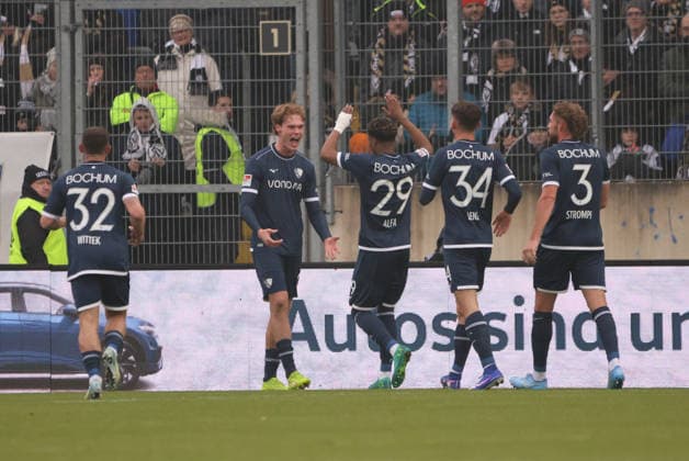 25 01 2026, Soccer, Men, 2 Bundesliga, Season 2025 2026, SV 07 Elversberg VfL Bochum 1848, Goal celebration to 0 1, Goalscorer Mats Pannewig VfL Bochum 1848 Elversberg Ursapharm Arena an der Kaiserlinde Saarland Germany DEU Copyright: xSebastianxBachx
