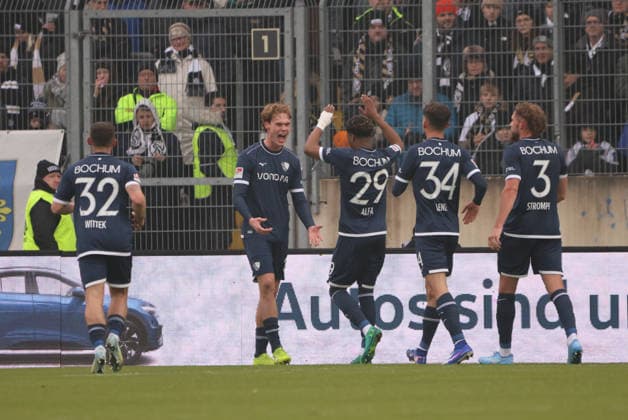 25 01 2026, Soccer, Men, 2 Bundesliga, Season 2025 2026, SV 07 Elversberg VfL Bochum 1848, Goal celebration to 0 1, Goalscorer Mats Pannewig VfL Bochum 1848 Elversberg Ursapharm Arena an der Kaiserlinde Saarland Germany DEU Copyright: xSebastianxBachx