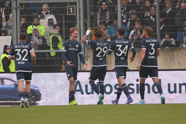 25 01 2026, Soccer, Men, 2 Bundesliga, Season 2025 2026, SV 07 Elversberg VfL Bochum 1848, Goal celebration to 0 1, Goalscorer Mats Pannewig VfL Bochum 1848 Elversberg Ursapharm Arena an der Kaiserlinde Saarland Germany DEU Copyright: xSebastianxBachx