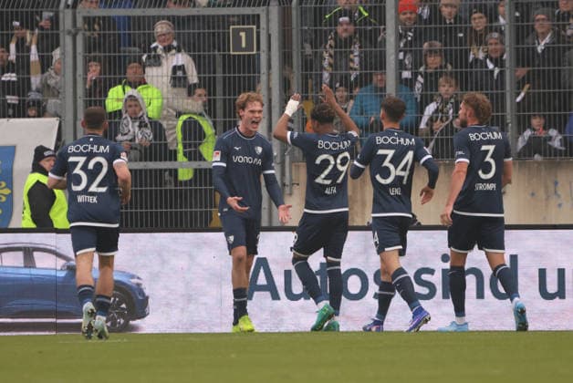 25 01 2026, Soccer, Men, 2 Bundesliga, Season 2025 2026, SV 07 Elversberg VfL Bochum 1848, Goal celebration to 0 1, Goalscorer Mats Pannewig VfL Bochum 1848 Elversberg Ursapharm Arena an der Kaiserlinde Saarland Germany DEU Copyright: xSebastianxBachx