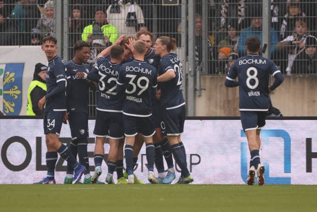 25 01 2026, Soccer, Men, 2 Bundesliga, Season 2025 2026, SV 07 Elversberg VfL Bochum 1848, Goal celebration to 0 1, Goalscorer Mats Pannewig VfL Bochum 1848 Elversberg Ursapharm Arena an der Kaiserlinde Saarland Germany DEU Copyright: xSebastianxBachx