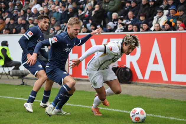 25 01 2026, Football, Men, 2 Bundesliga, Season 2025 2026, SV 07 Elversberg VfL Bochum 1848, Nicholas Mickelson SV 07 Elversberg , Kjell Arik Wätjen VfL Bochum 1848 , Leandro Morgalla VfL Bochum 1848 Elversberg Ursapharm Arena an der Kaiserlinde Saarland Germany DEU Copyright: xSebastianxBachx
