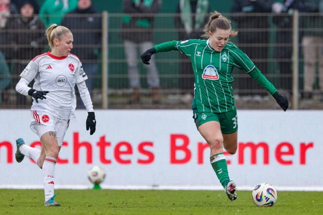 from left Fany Proniez 1 FC Nuremberg, 3 and Mara Alber SV Werder Bremen, 37 in a duel, dynamic, action, action, game scene, THE DFB REGULATIONS PROHIBIT ANY USE OF PHOTOGRAPHS AS IMAGE SEQUENCES AND OR QUASI VIDEO , 25 01 2026, , Football, Google Pixel Womens Bundesliga, SV Werder Bremen 1 FC Nürnberg xobx