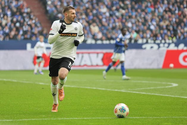 Luca Sirch 1 FC Kaiserslautern at the match of the 2 Bundesliga season 2025 26 FC Schalke 04 1 FC Kaiserslautern Copyright Thomas Pakusch