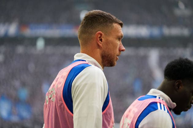 Germany Soccer 2 Bundesliga, Season 2025 26, 19 Matchday FC Schalke 04 vs 1 FC Kaiserslautern, 25 01 2026, Veltins Arena Gelsenkirchen, North Rhine-Westphalia Edin Džeko, Edin Dzeko FC Schalke 04, 10 Copyright: xLeonxFrickx