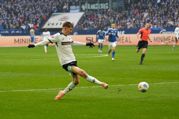 Germany Soccer 2 Bundesliga, Season 2025 26, 19 Matchday FC Schalke 04 vs 1 FC Kaiserslautern, 25 01 2026, Veltins Arena Gelsenkirchen, North Rhine-Westphalia Paul Joly 1 FC Kaiserslautern, 26 Copyright: xLeonxFrickx