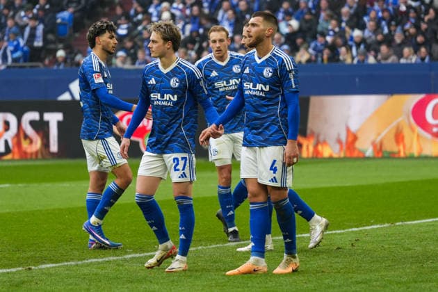 Germany Soccer 2 Bundesliga, Season 2025 26, 19 Matchday FC Schalke 04 vs 1 FC Kaiserslautern, 25 01 2026, Veltins Arena Gelsenkirchen, North Rhine-Westphalia Hasan Kurucay, Hasan Kurucay FC Schalke 04, 4 Finn Porath FC Schalke 04, 27 Copyright: xLeonxFrickx