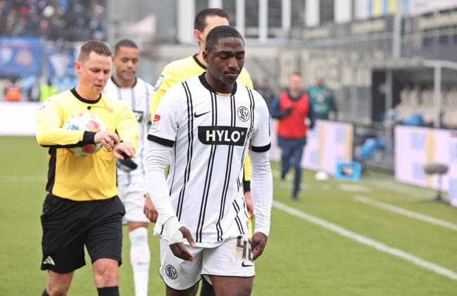 25 01 2026, Football, Men, 2 Bundesliga, Season 2025 2026, SV 07 Elversberg VfL Bochum 1848, David Mokwa SV 07 Elversberg disappointed Elversberg Ursapharm Arena an der Kaiserlinde Saarland Germany DEU Copyright: xSebastianxBachx
