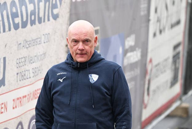 Soccer 2 Bundesliga Season 2025 26 25 01 2025 Ursapharm Arena SV Elversberg elv VfL Bochum bo Coach Uwe ROESLER VfL Bochum Soccer 2 Bundesliga SV Elversberg