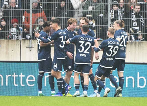 Soccer 2 Bundesliga Season 2025 26 25 01 2025 Ursapharm Arena SV Elversberg elv VfL Bochum bo Cheering after the 0 1 by Mats PANNEWIG VfL Bochum , 3 v li Soccer 2 Bundesliga SV Elversberg