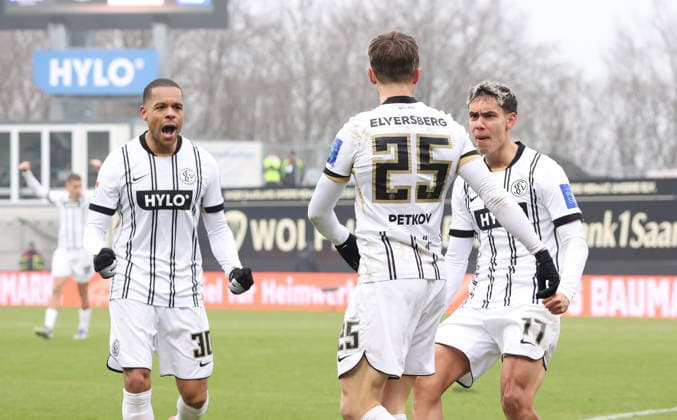 25 01 2026, Soccer, Men, 2 Bundesliga, Season 2025 2026, SV 07 Elversberg VfL Bochum 1848, SV 07 Elversberg goal celebration after the goal to 1 1 by Lukas Petkov SV 07 Elversberg Elversberg Ursapharm Arena an der Kaiserlinde Saarland Germany DEU Copyright: xSebastianxBachx