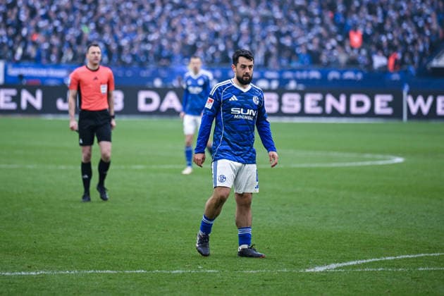 25 01 2026, Football, 2 Bundesliga, Season 2025 2026, Matchday 19, FC Schalke 04 1 FC Kaiserslautern, Amin Younes FC Schalke 04 xRHR PHOTO YYx Copyright: KROEGER RHR-FOTOx RHR-FOTO YY