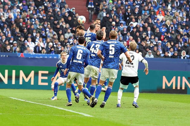 25 01 2026, xrekx, Soccer 2 Bundesliga, FC Schalke 04 1 FC Kaiserslautern v l header to 0 1 by Ivan Prtajin 1 FC Kaiserslautern DFL DFB REGULATIONS PROHIBIT ANY USE OF PHOTOGRAPHS as IMAGE SEQUENCES and or QUASI VIDEO Gelsenkirchen