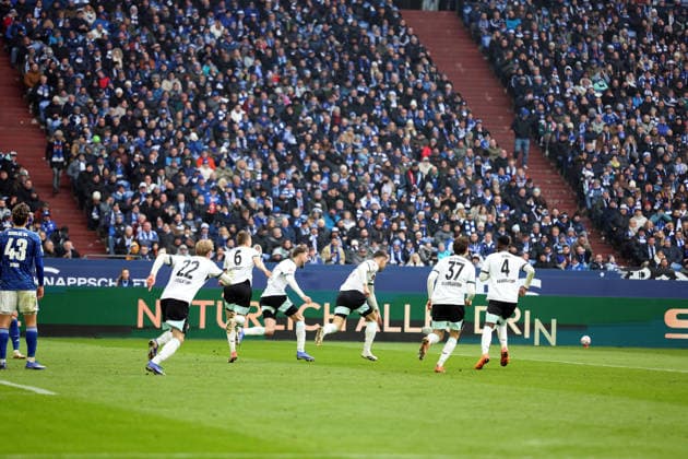 25 01 2026, xrekx, Fußball 2 Bundesliga, FC Schalke 04 1 FC Kaiserslautern v l Torjubel nach dem Tor zum celebrating the goal celebrate 0 1 durch Ivan Prtajin 1 FC Kaiserslautern DFL DFB REGULATIONS PROHIBIT ANY USE OF PHOTOGRAPHS as IMAGE SEQUENCES and or QUASI VIDEO Gelsenkirchen
