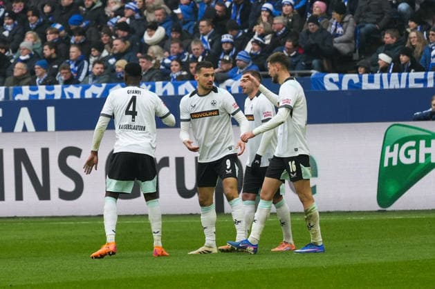 Germany Soccer 2 Bundesliga, Season 2025 26, Matchday 19 FC Schalke 04 vs 1 FC Kaiserslautern, 25 01 2026, Veltins Arena Gelsenkirchen, North Rhine-Westphalia Cheering goal celebration Emotions about the goal to 1 0 by Ivan Prtajin 1 FC Kaiserslautern, 9 Copyright: xLeonxFrickx