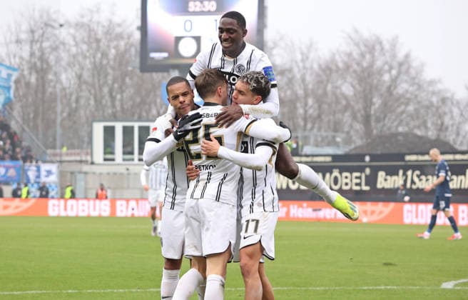 25 01 2026, Soccer, Men, 2 Bundesliga, Season 2025 2026, SV 07 Elversberg VfL Bochum 1848, SV 07 Elversberg goal celebration after the goal to 1 1 by Lukas Petkov SV 07 Elversberg Elversberg Ursapharm Arena an der Kaiserlinde Saarland Germany DEU Copyright: xSebastianxBachx