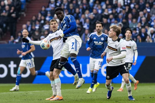 2 Fußball Bundesliga FC Schalke 04 1 FC Kaiserslautern 25 01 2026 Paul Joly 1 FC Kaiserslautern, 26 , Christian Gomis FC Schalke 04, 7 2 Fußball Bundesliga FC Schalke 04 1 FC Kaiserslautern Veltins Arena, Gelsenkirchen 25 01 2026 DFL regulations prohibit any use of photographs as image sequences and or quasi video Copyright: xBEAUTIFULxSPORTS Buriakovx