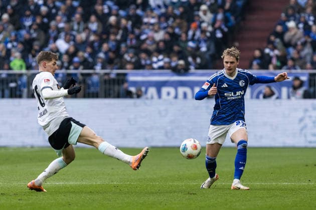 2 Soccer Bundesliga FC Schalke 04 1 FC Kaiserslautern 25 01 2026 Finn Porath FC Schalke 04, 27 2 Soccer Bundesliga FC Schalke 04 1 FC Kaiserslautern Veltins Arena, Gelsenkirchen 25 01 2026 DFL regulations prohibit any use of photographs as image sequences and or quasi video Copyright: xBEAUTIFULxSPORTS Buriakovx