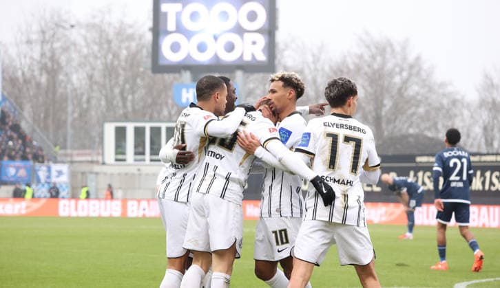25 01 2026, Soccer, Men, 2 Bundesliga, Season 2025 2026, SV 07 Elversberg VfL Bochum 1848, SV 07 Elversberg goal celebration after the goal to 1 1 by Lukas Petkov SV 07 Elversberg Elversberg Ursapharm Arena an der Kaiserlinde Saarland Germany DEU Copyright: xSebastianxBachx