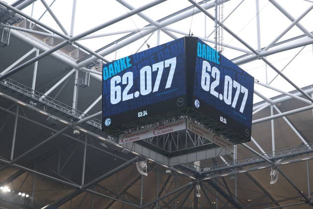 25 01 2026, xrekx, Soccer 2 Bundesliga, FC Schalke 04 1 FC Kaiserslautern v l Scoreboard, Videowall, Scoreboard, Info, Advertising Viewership DFL DFB REGULATIONS PROHIBIT ANY USE OF PHOTOGRAPHS as IMAGE SEQUENCES and or QUASI VIDEO Gelsenkirchen